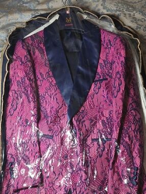 Mens purple Lace-Pattern Peak Lapel Tuxedo Jacket With Undershirt Included!